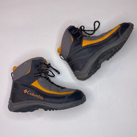 Columbia Youth Winter Trek Omni Grip size youth 4 in grey and orange winter boot - Picture 2 of 8